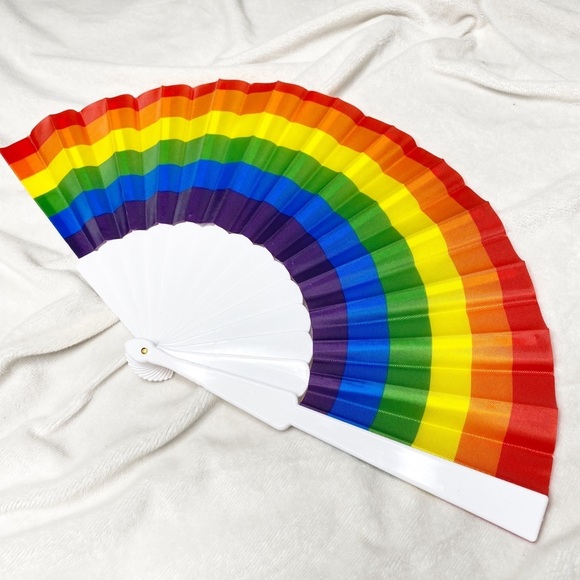 Rainbow Fan - Picture 1 of 5